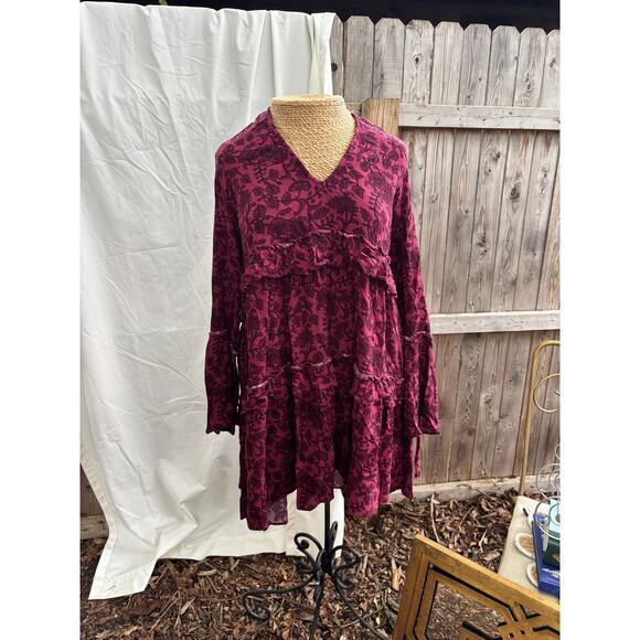 Hollister Floral Bell Sleeve Mini – Open Back Tiered Dress‎ - Picture 1 of 9